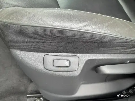 RENAULT CAPTUR - voiture d'occasion - Photo 23