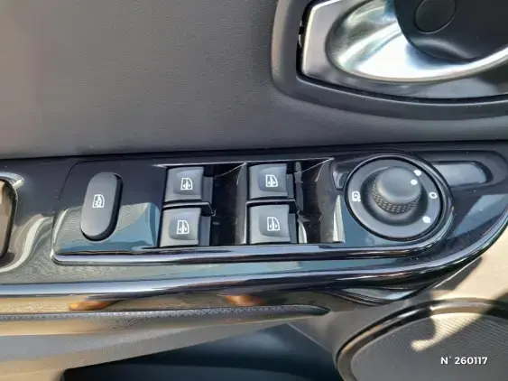 RENAULT CLIO IV - voiture d'occasion - Photo 26