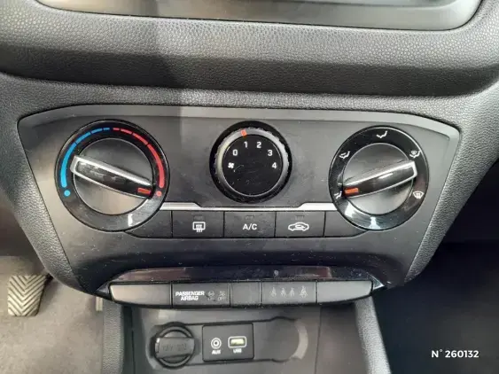 HYUNDAI i20 II - voiture d'occasion - Photo 14