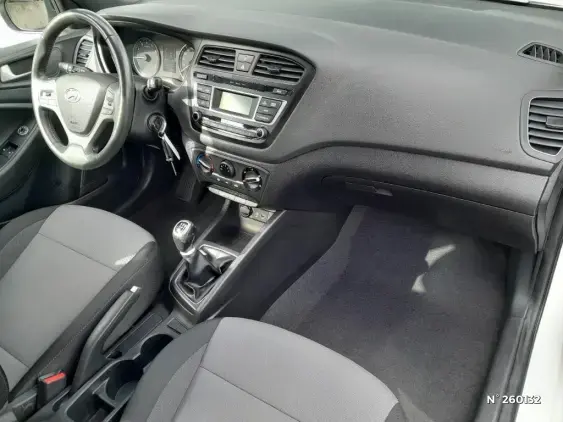 HYUNDAI i20 II - voiture d'occasion - Photo 10