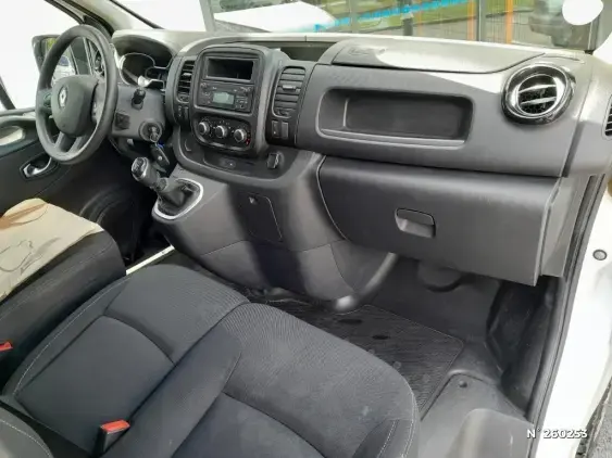 RENAULT TRAFIC FG III - voiture d'occasion - Photo 10
