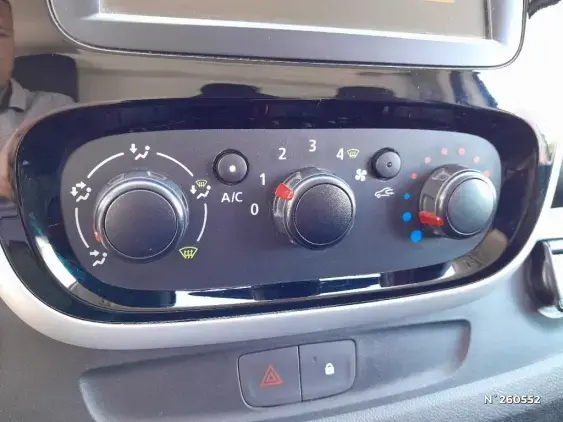RENAULT TRAFIC III - voiture d'occasion - Photo 15