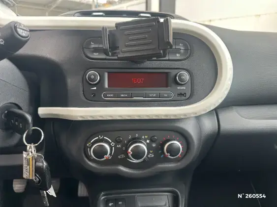 RENAULT TWINGO III - voiture d'occasion - Photo 13