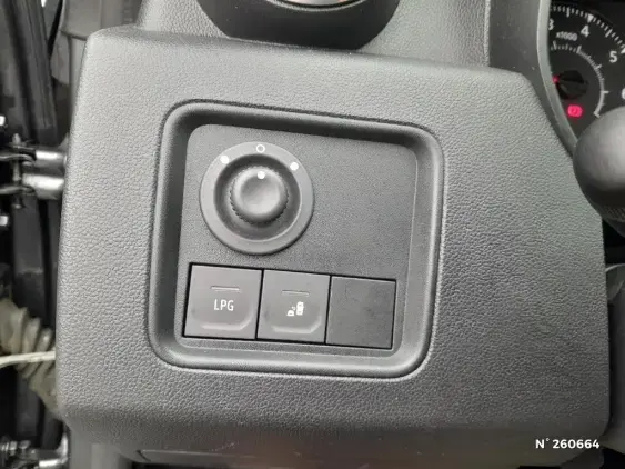 DACIA DUSTER II - voiture d'occasion - Photo 25