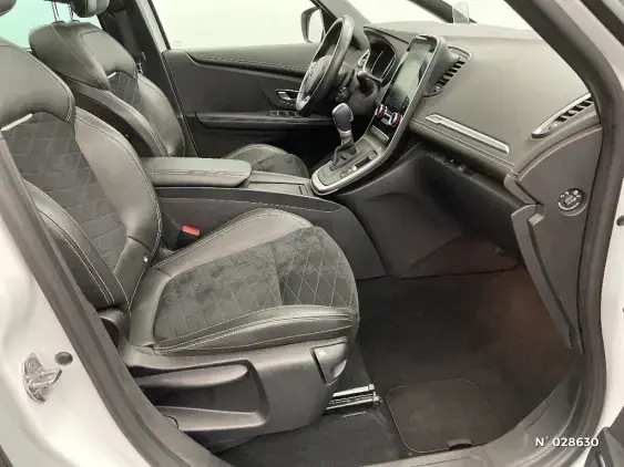 RENAULT SCENIC IV - voiture d'occasion - Photo 10