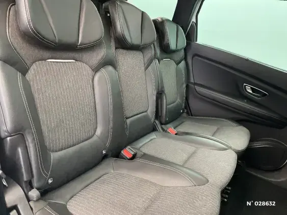 RENAULT SCENIC IV - voiture d'occasion - Photo 10