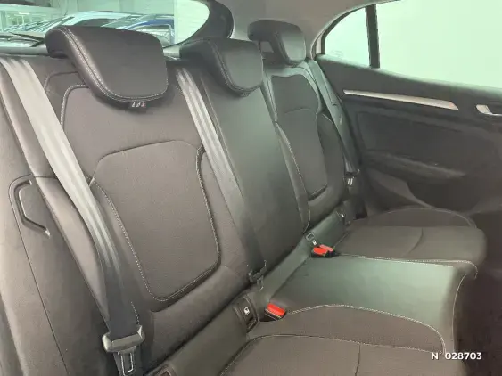 RENAULT MEGANE IV - voiture d'occasion - Photo 11