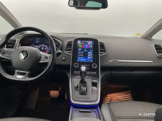 RENAULT SCENIC IV - voiture d'occasion - Photo 9