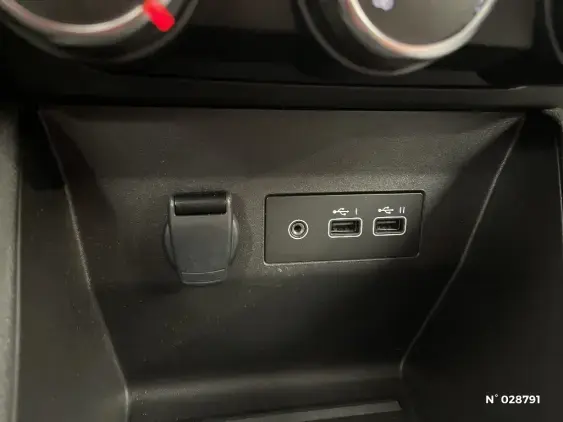 RENAULT CLIO V - voiture d'occasion - Photo 27