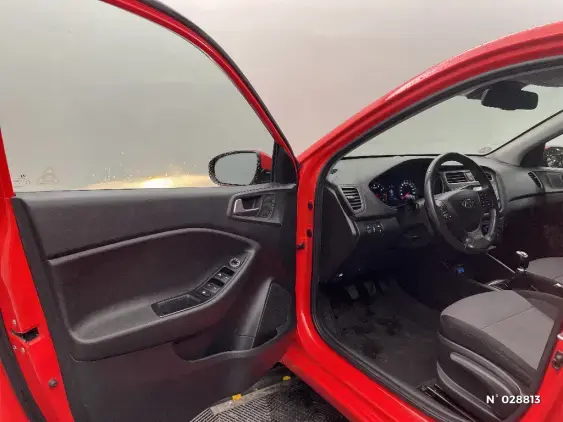 HYUNDAI i20 II - voiture d'occasion - Photo 12