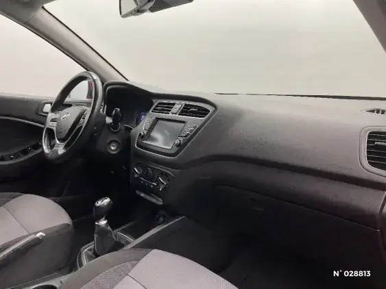 HYUNDAI i20 II - voiture d'occasion - Photo 10