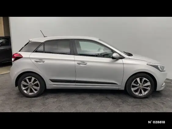 HYUNDAI i20 II - voiture d'occasion - Photo 5