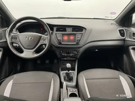 HYUNDAI i20 II - voiture d'occasion - Photo 9