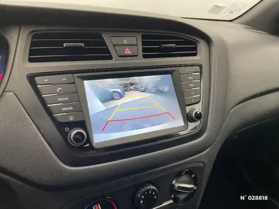 HYUNDAI i20 II - voiture d'occasion - Photo 14