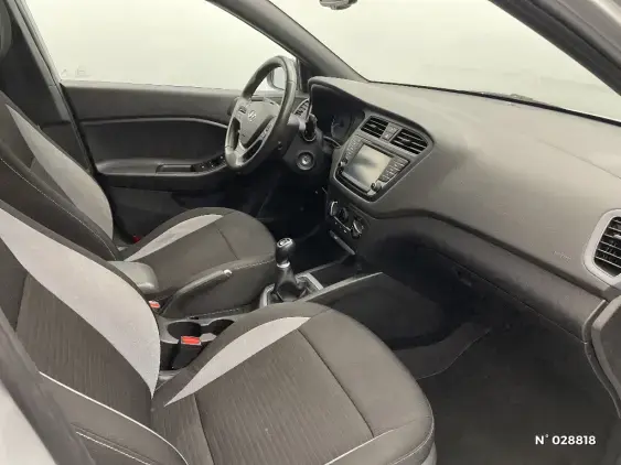 HYUNDAI i20 II - voiture d'occasion - Photo 10