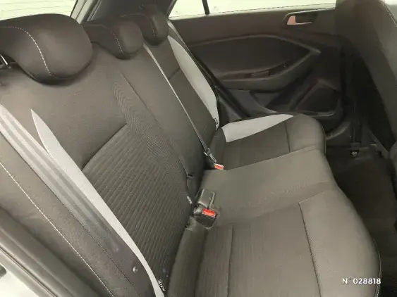 HYUNDAI i20 II - voiture d'occasion - Photo 11