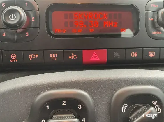 FIAT PANDA III - voiture d'occasion - Photo 15