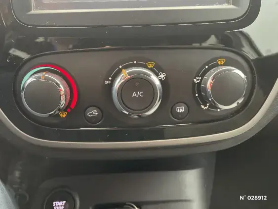 RENAULT CAPTUR - voiture d'occasion - Photo 14