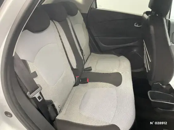 RENAULT CAPTUR - voiture d'occasion - Photo 11