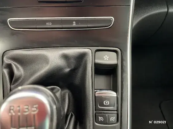 RENAULT SCENIC IV - voiture d'occasion - Photo 15