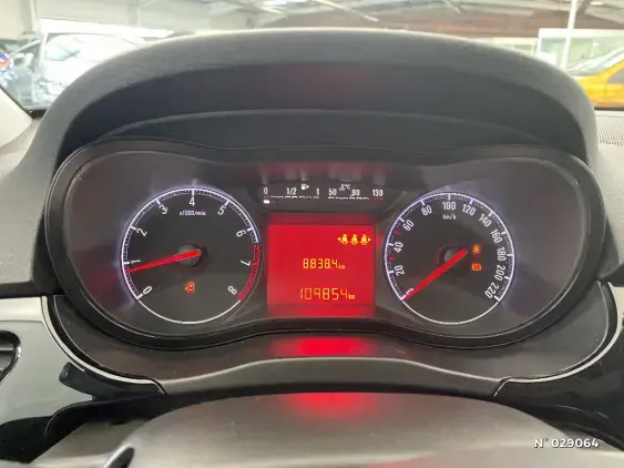 OPEL CORSA E - voiture d'occasion - Photo 12