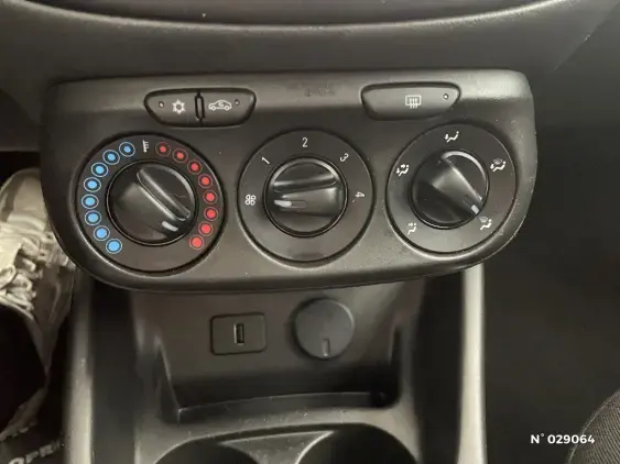 OPEL CORSA E - voiture d'occasion - Photo 14