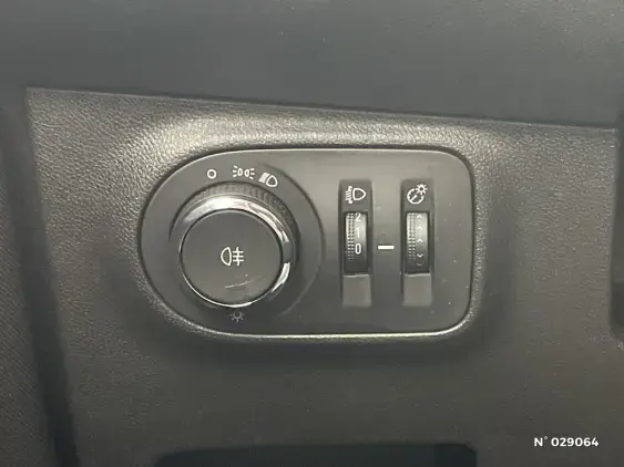 OPEL CORSA E - voiture d'occasion - Photo 15