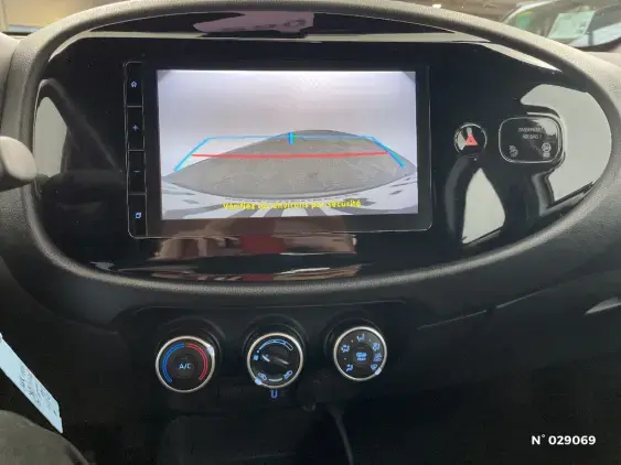 TOYOTA AYGO X - voiture d'occasion - Photo 14