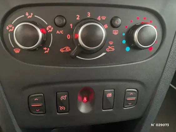 DACIA SANDERO II - voiture d'occasion - Photo 15