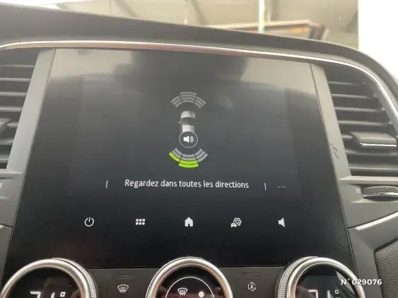 RENAULT MEGANE IV - voiture d'occasion - Photo 14