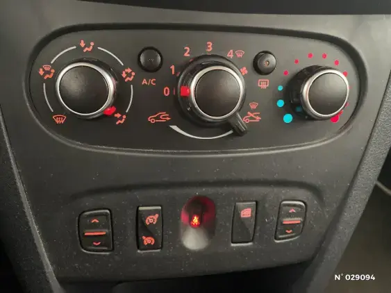 DACIA SANDERO II - voiture d'occasion - Photo 14