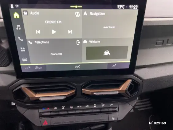 DACIA DUSTER III - voiture d'occasion - Photo 13