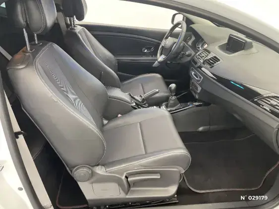 RENAULT MEGANE III - voiture d'occasion - Photo 10