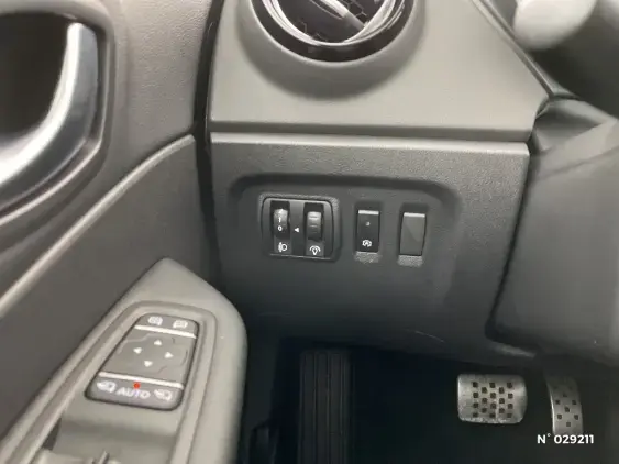 RENAULT CAPTUR - voiture d'occasion - Photo 14