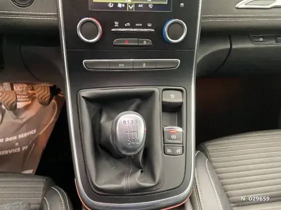 RENAULT SCENIC IV - voiture d'occasion - Photo 15