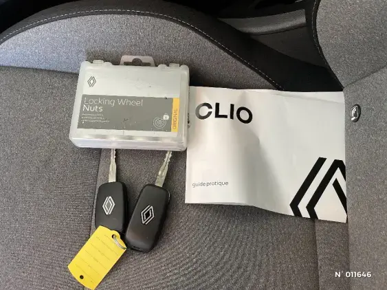 RENAULT CLIO V - voiture d'occasion - Photo 26