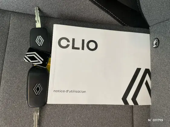 RENAULT CLIO V - voiture d'occasion - Photo 26