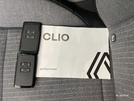 RENAULT CLIO V - voiture d'occasion - Photo 26