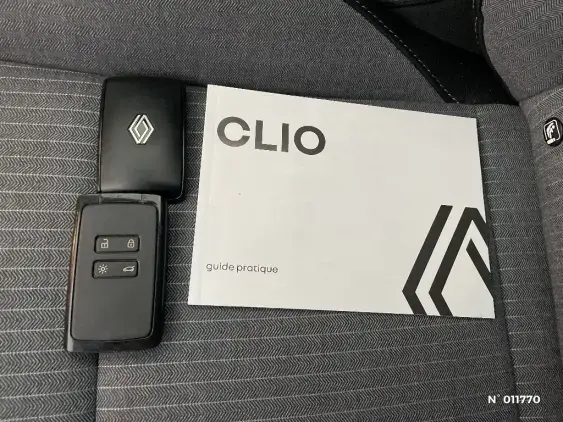 RENAULT CLIO V - voiture d'occasion - Photo 26