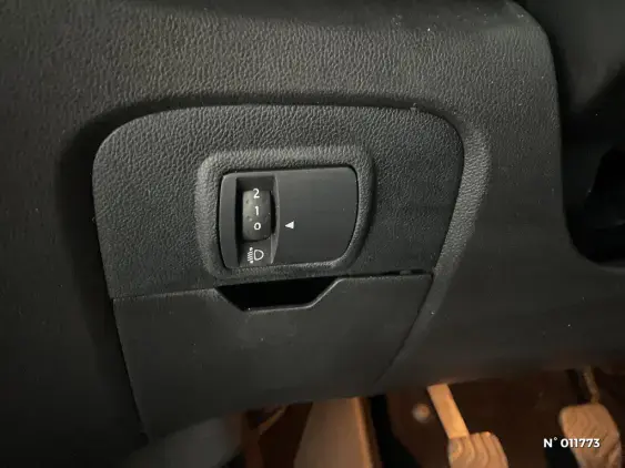 RENAULT SCENIC IV - voiture d'occasion - Photo 14