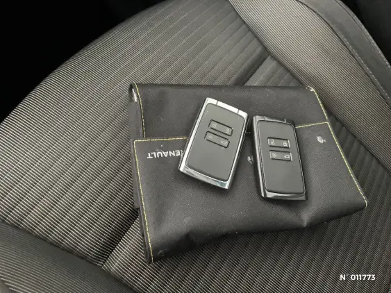 RENAULT SCENIC IV - voiture d'occasion - Photo 25