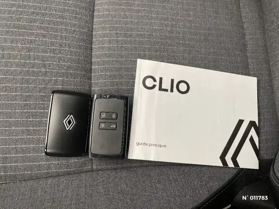 RENAULT CLIO V - voiture d'occasion - Photo 26