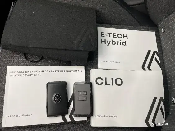 RENAULT CLIO V - voiture d'occasion - Photo 26