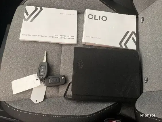 RENAULT CLIO V - voiture d'occasion - Photo 26