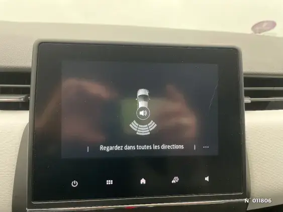 RENAULT CLIO V - voiture d'occasion - Photo 14