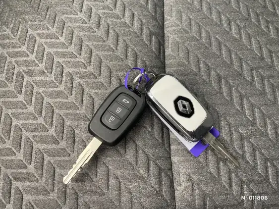 RENAULT CLIO V - voiture d'occasion - Photo 25