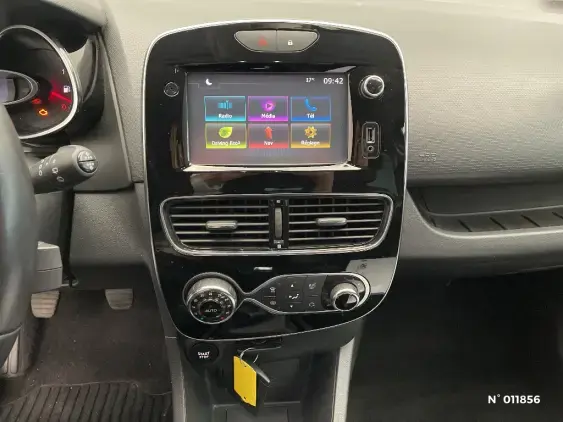 RENAULT CLIO IV - voiture d'occasion - Photo 13