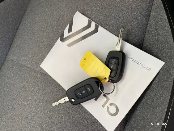 RENAULT CLIO V - voiture d'occasion - Photo 26