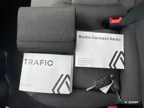 RENAULT TRAFIC FG III - voiture d'occasion - Photo 25