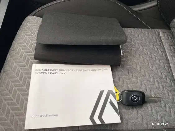 RENAULT CLIO V - voiture d'occasion - Photo 26